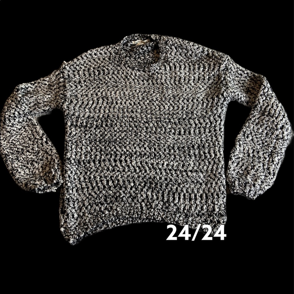 Marled black and white chunky sweater sz s